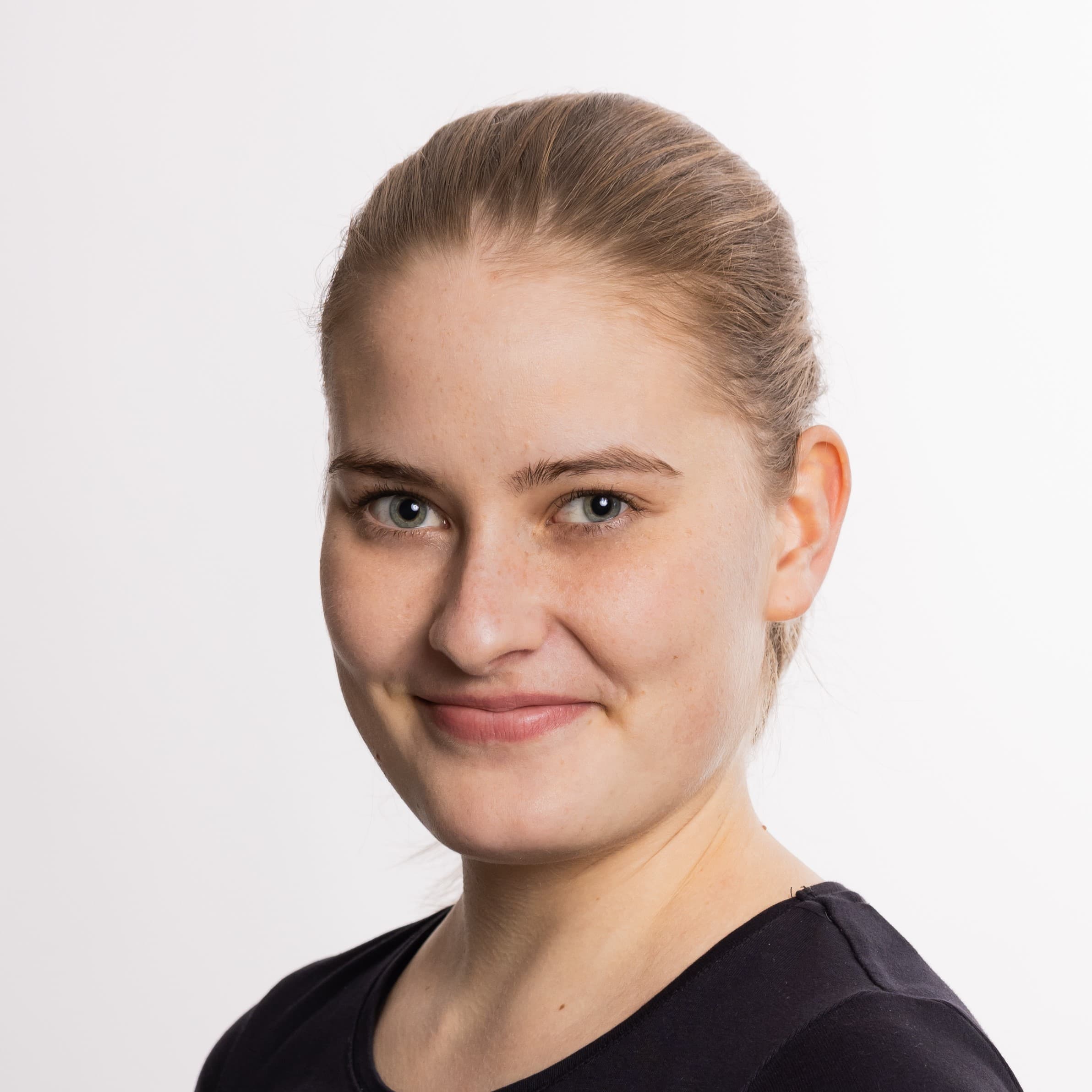 Pihla Ustinov  — Pihlajalinna