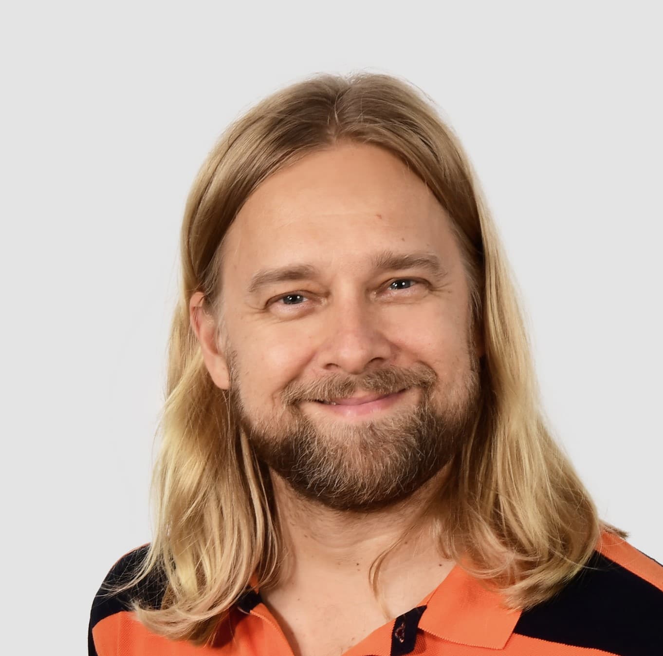 Pekka Pakkanen  — Pihlajalinna