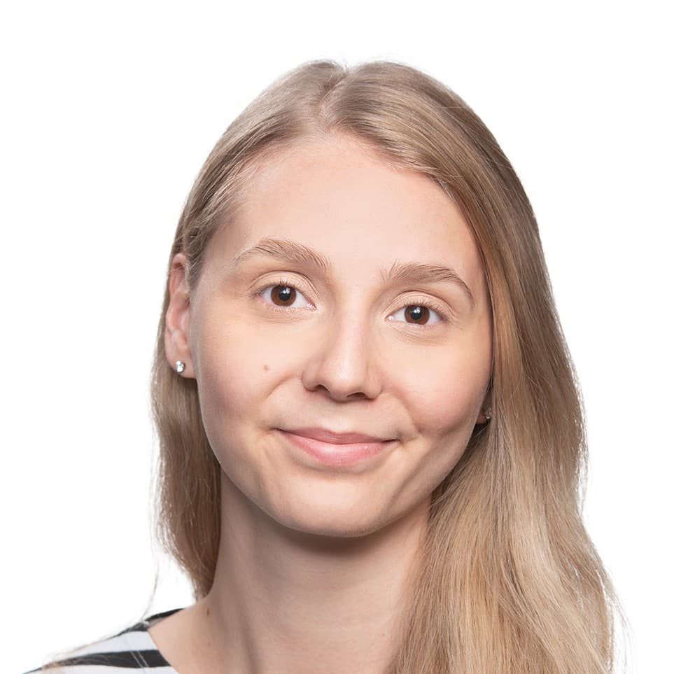 Lotta Jämiä — Pihlajalinna