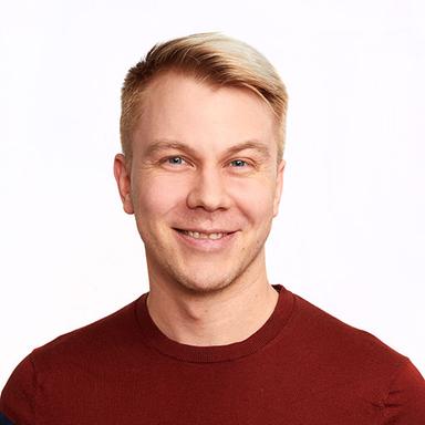 Jari Laatta, Lääketieteen lisensiaatti — Pihlajalinna