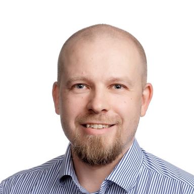 Lauri Kangasaho, Lääketieteen lisensiaatti — Pihlajalinna