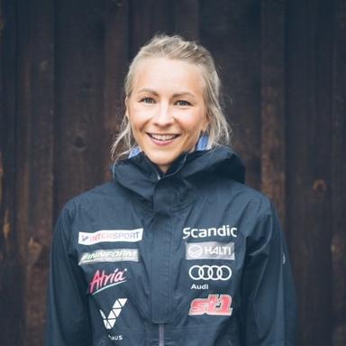 Suvi Pajunen — Pihlajalinna