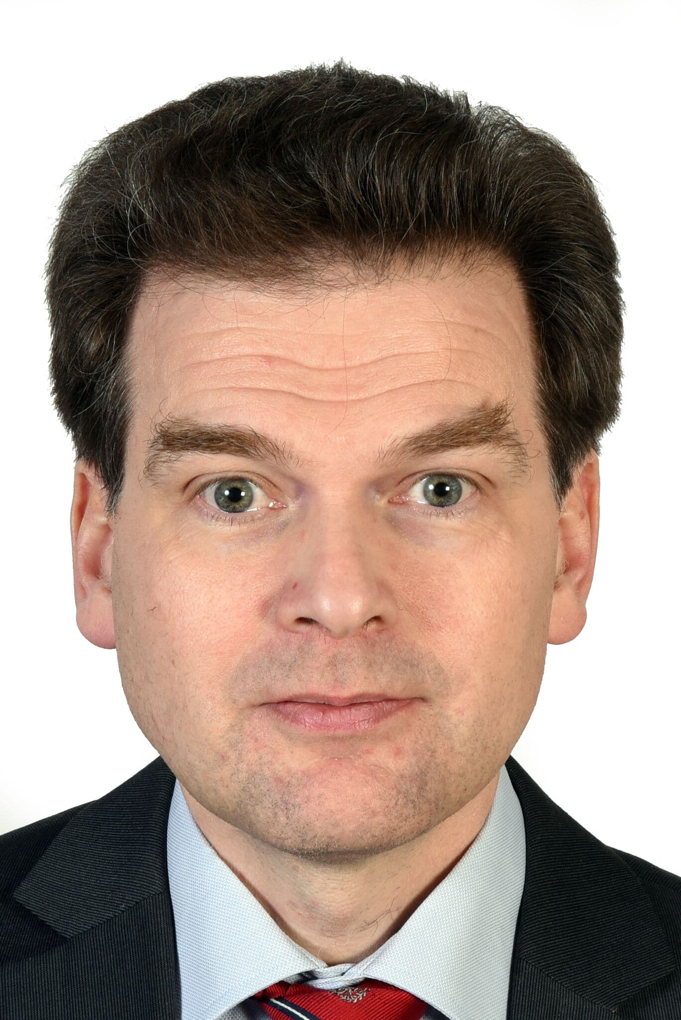 Jari-Vesa Isokotamäki, Lääketieteen lisensiaatti — Pihlajalinna