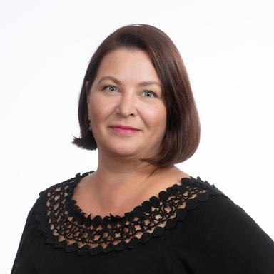 Sanna Lähteenmäki — Pihlajalinna