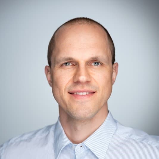 Erik Veskimäe  — Pihlajalinna