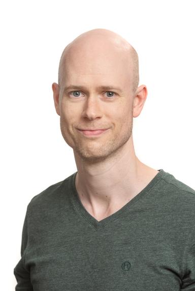 Jonne Åkerla, Lääketieteen lisensiaatti — Pihlajalinna