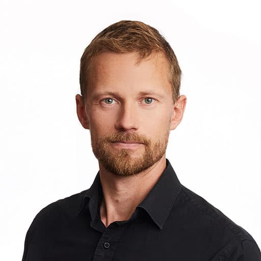 Roopejussi Sarvilinna Lääketieteen tohtori — Pihlajalinna