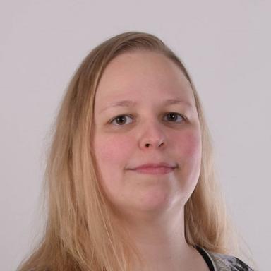 Laura Pekkarinen, Lääketieteen lisensiaatti — Pihlajalinna