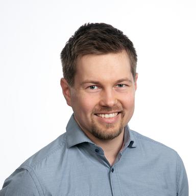 Aleksi Palola, Lääketieteen lisensiaatti — Pihlajalinna