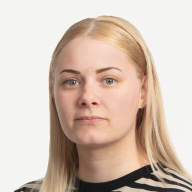 Laura Mälkönen — Pihlajalinna
