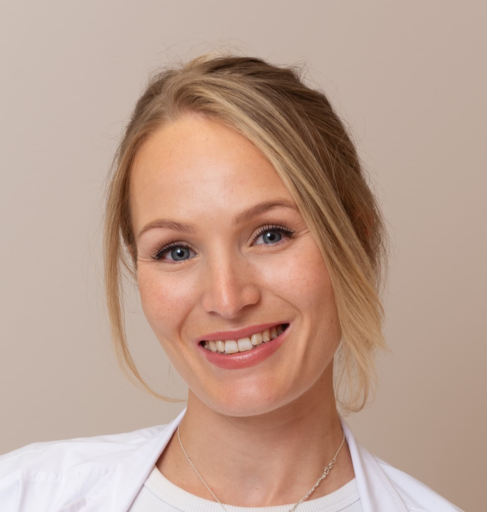 Sara Stewart  — Pihlajalinna