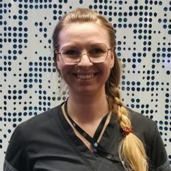 Carola Stenros — Pihlajalinna