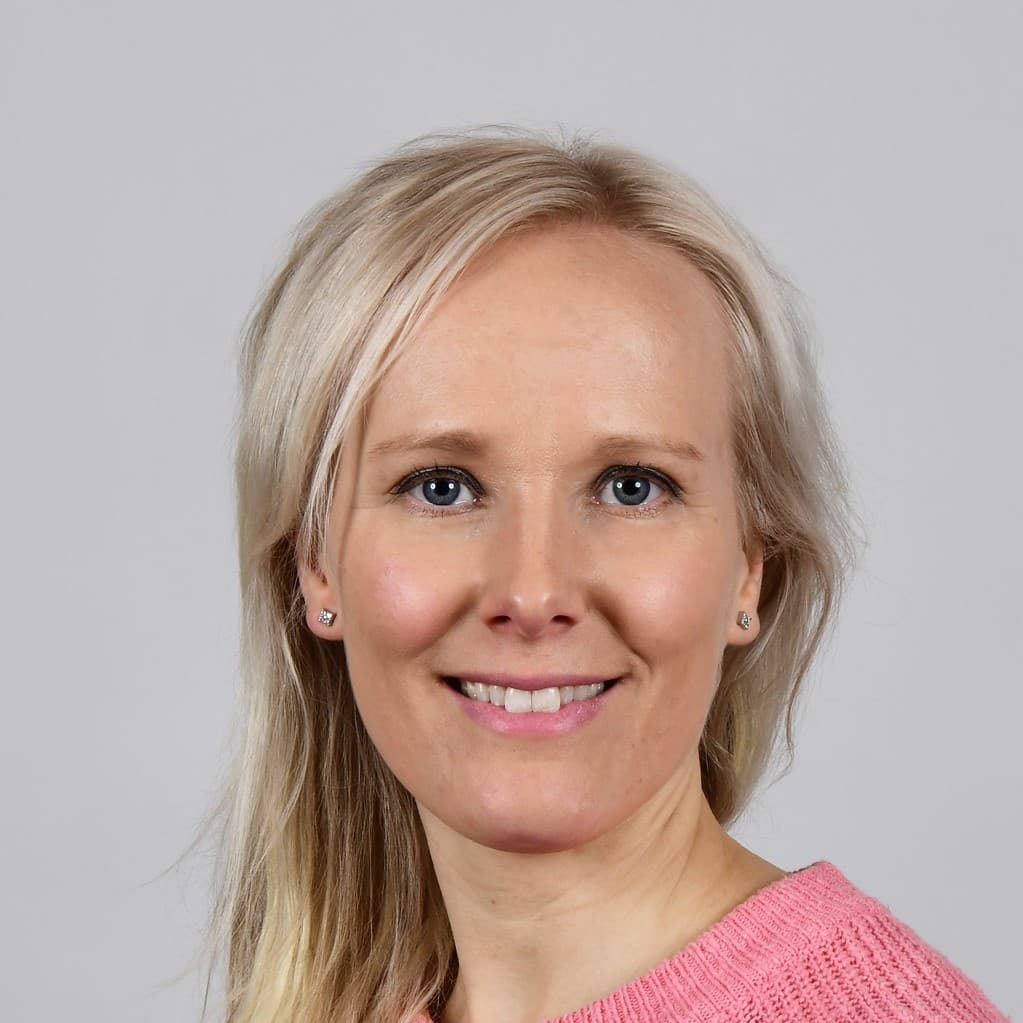 Anna Kaarniemi — Pihlajalinna