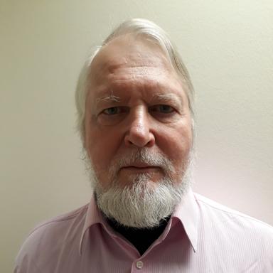 Pertti Kangaskolkka, Lääketieteen lisensiaatti — Pihlajalinna