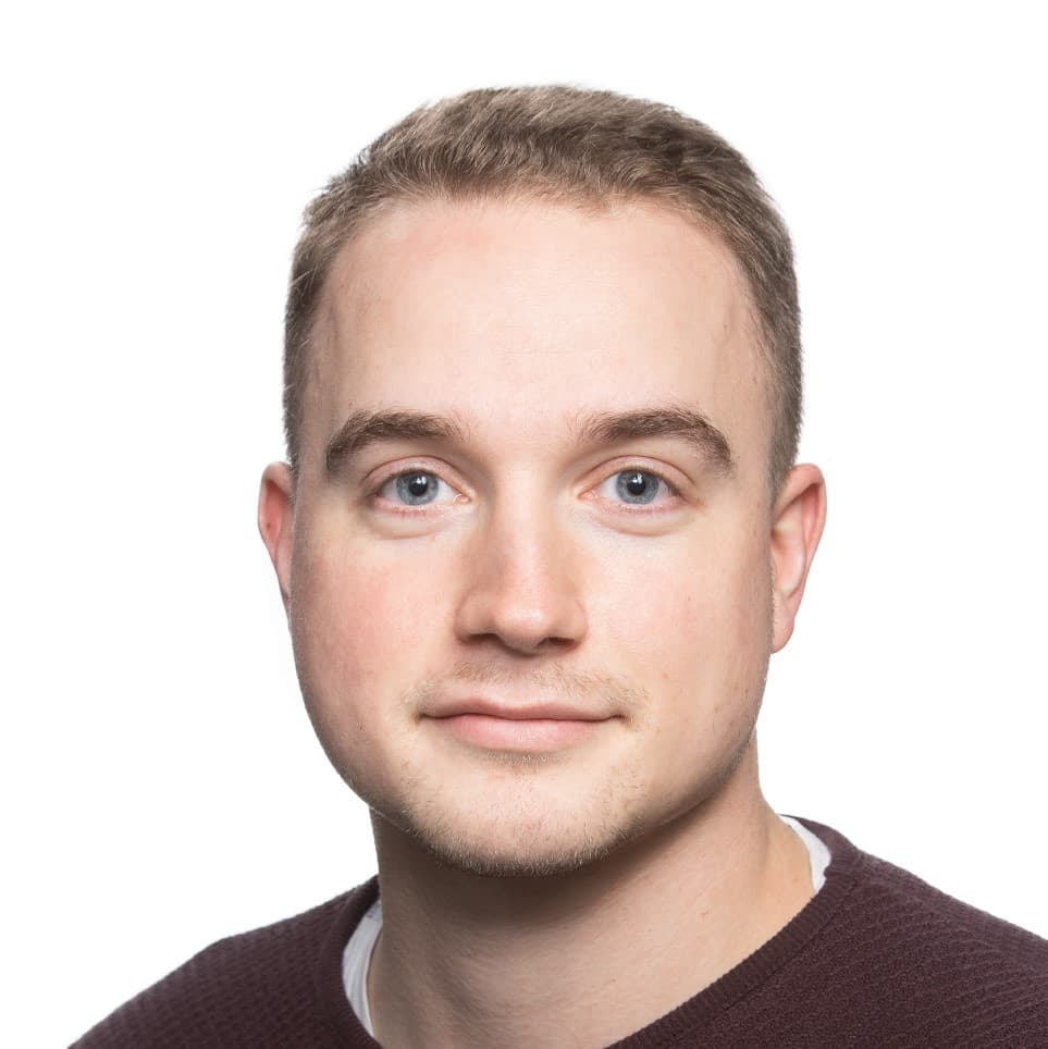 Sakari Martikainen, Lääketieteen lisensiaatti — Pihlajalinna