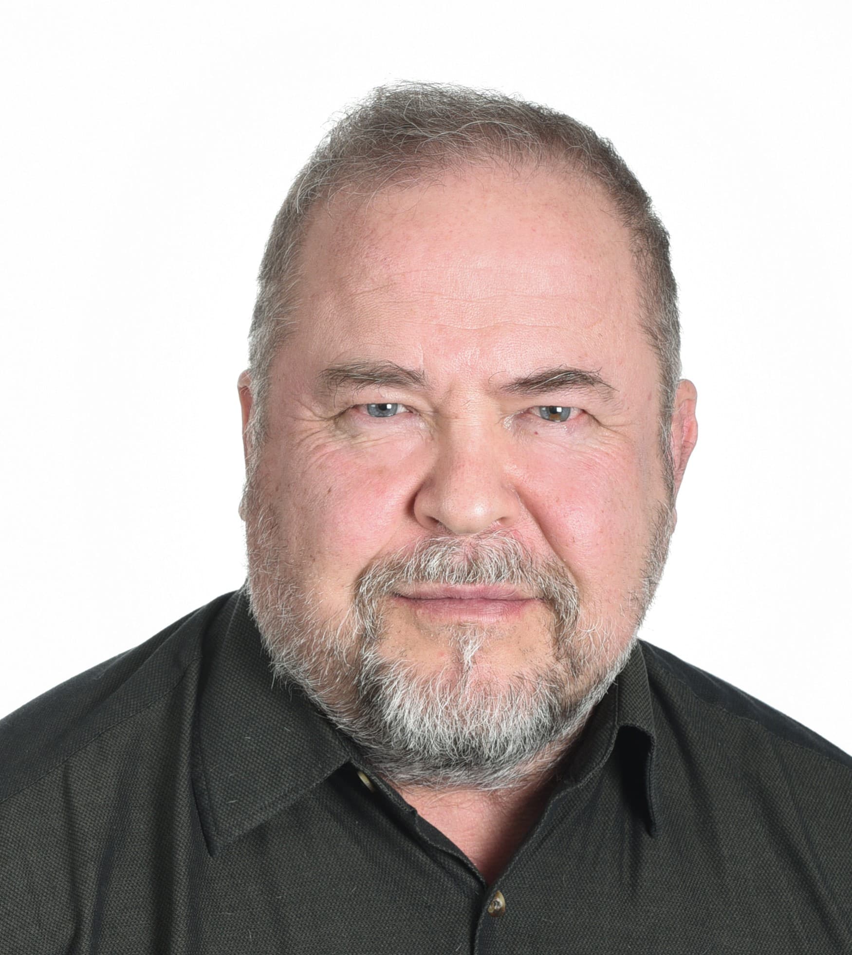 Ari Riutto — Pihlajalinna