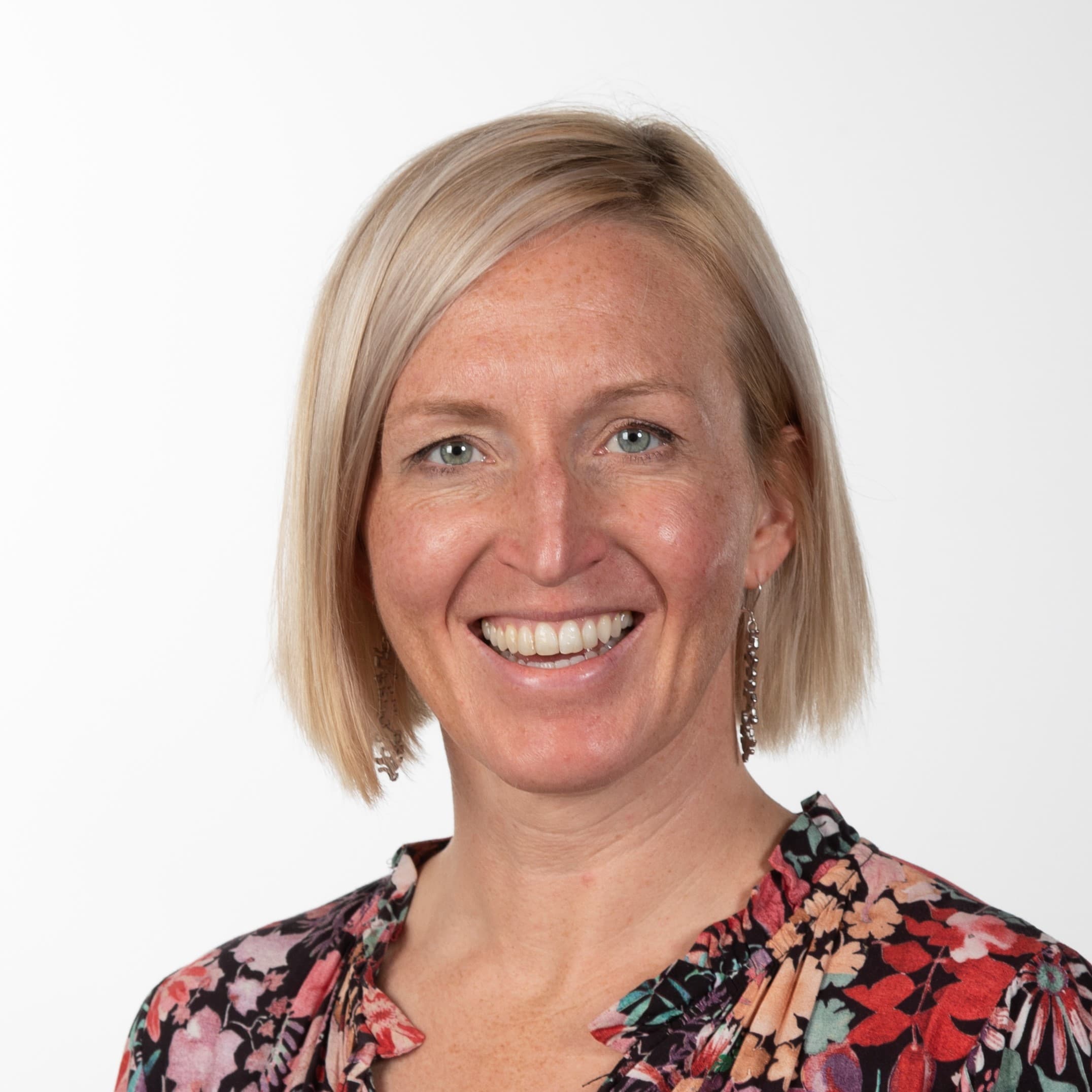 Aura Pyykönen — Pihlajalinna