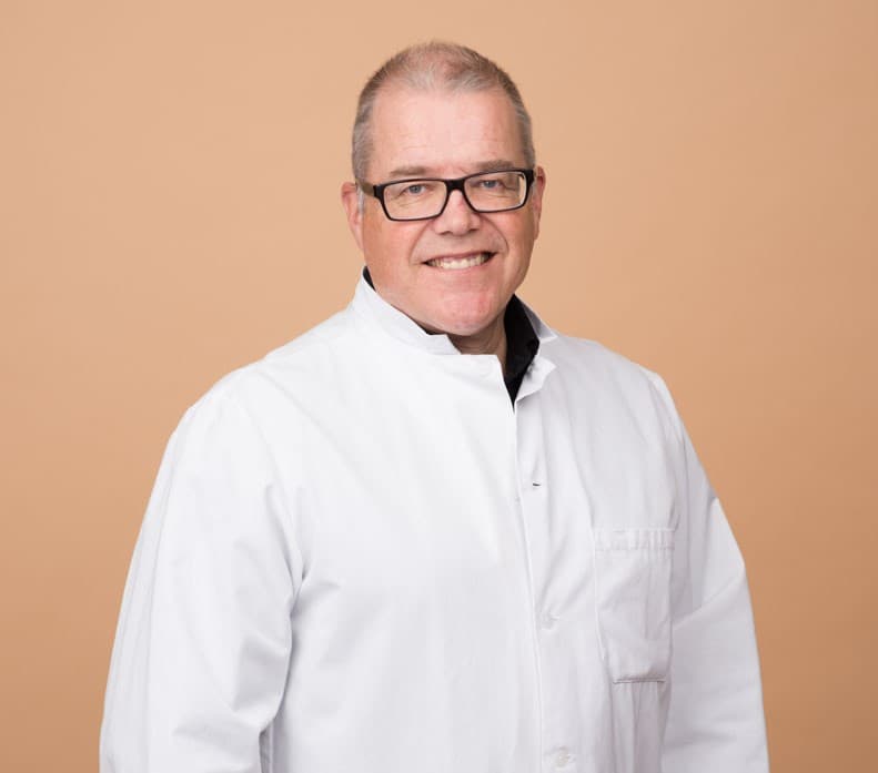 Kari Saarinen — Pihlajalinna