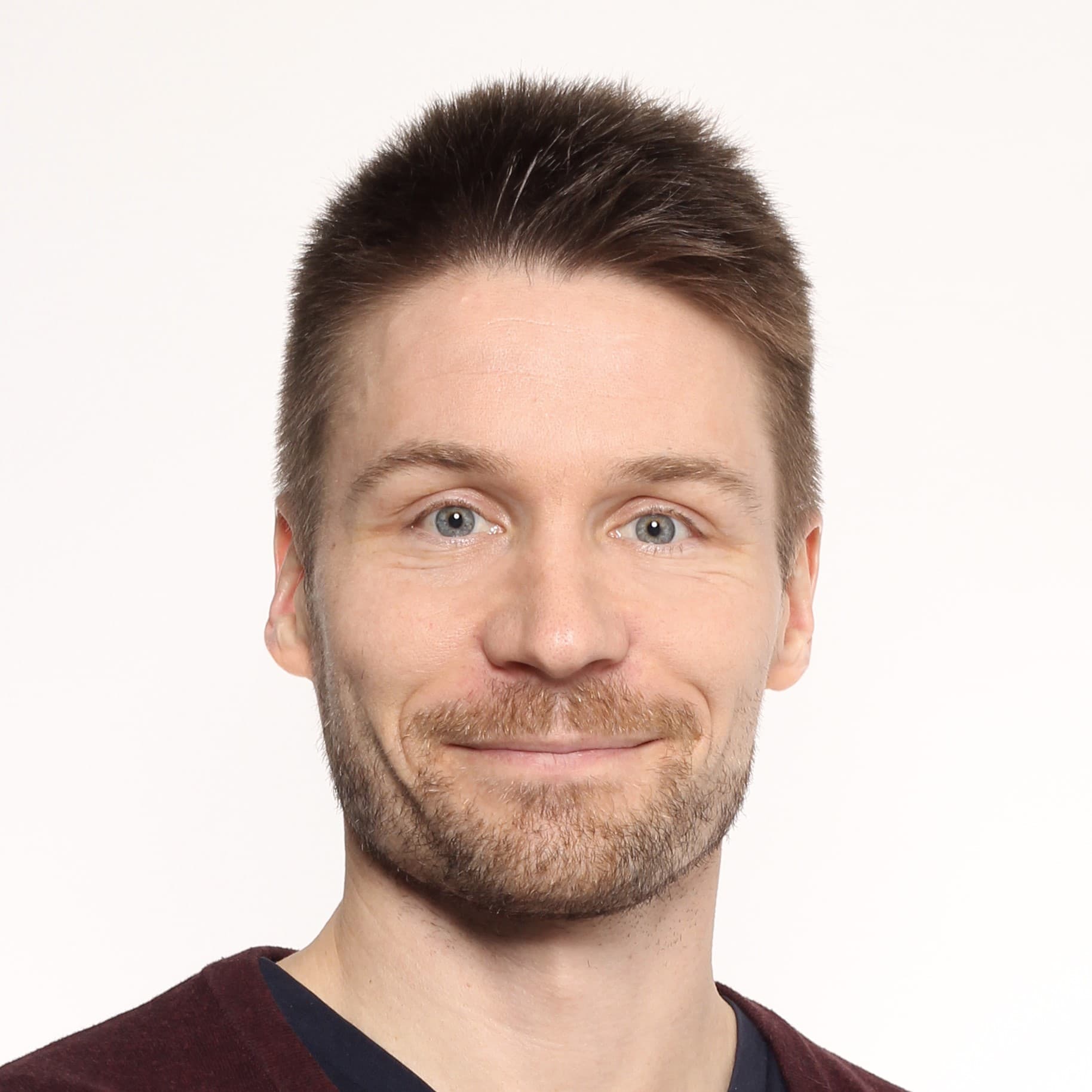 Niko Nakari — Pihlajalinna