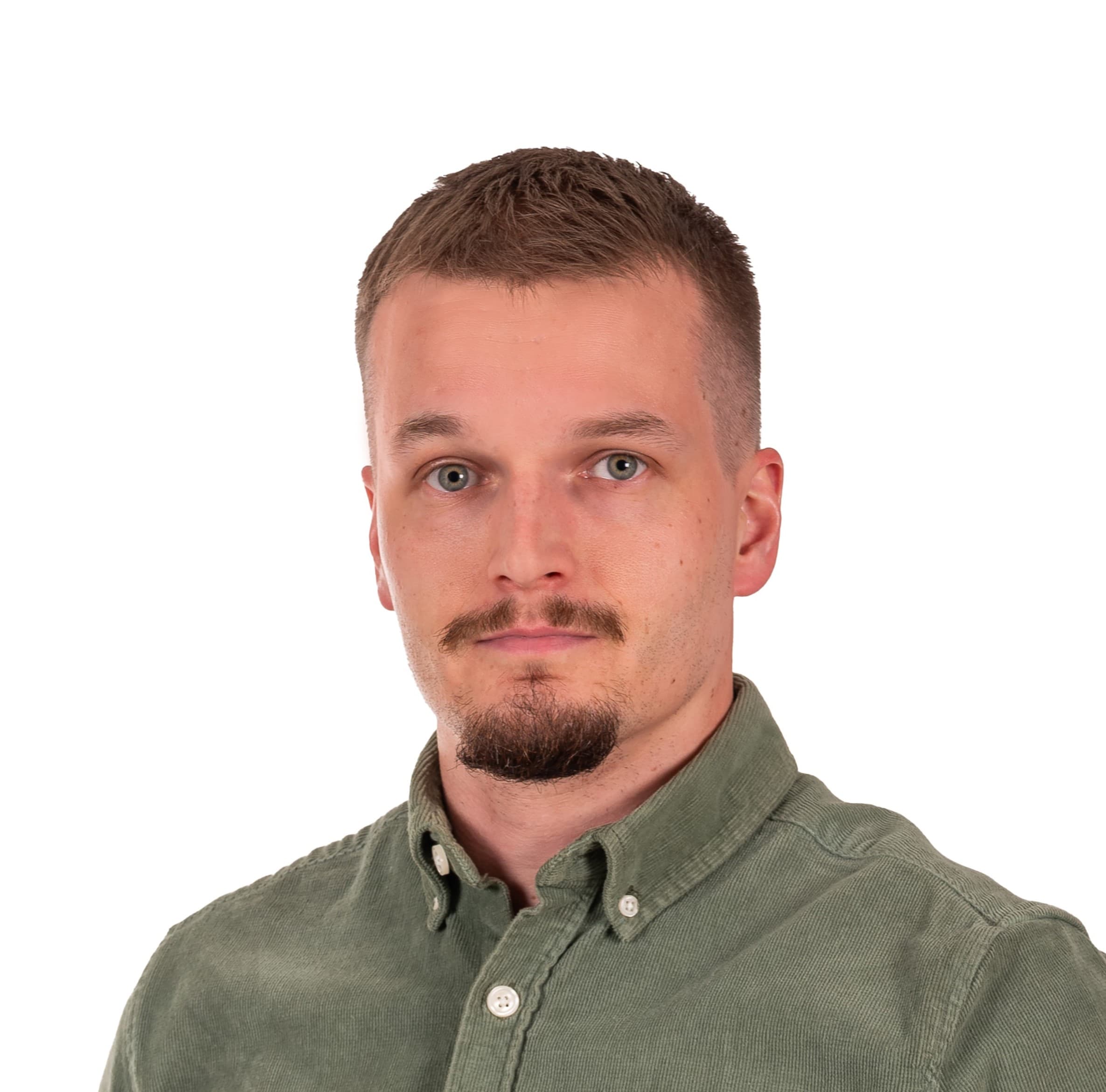 Kimi Holopainen — Pihlajalinna