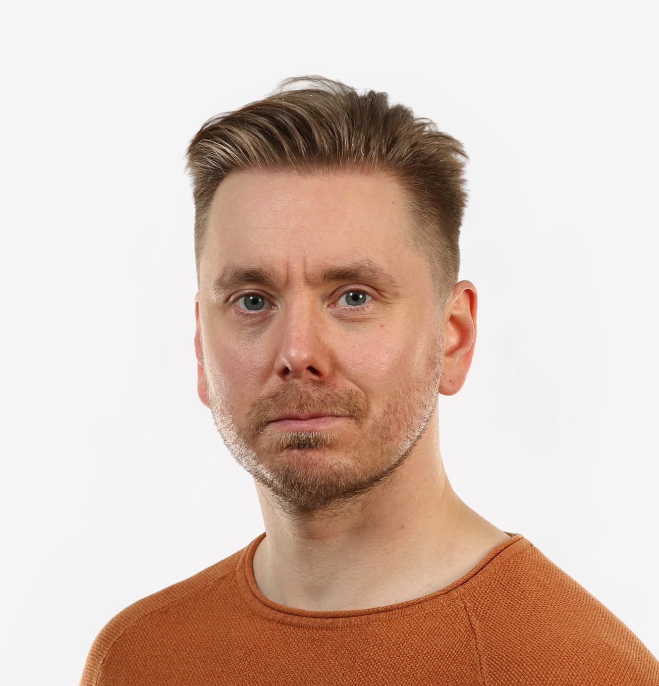 Erno Iso-aho — Pihlajalinna