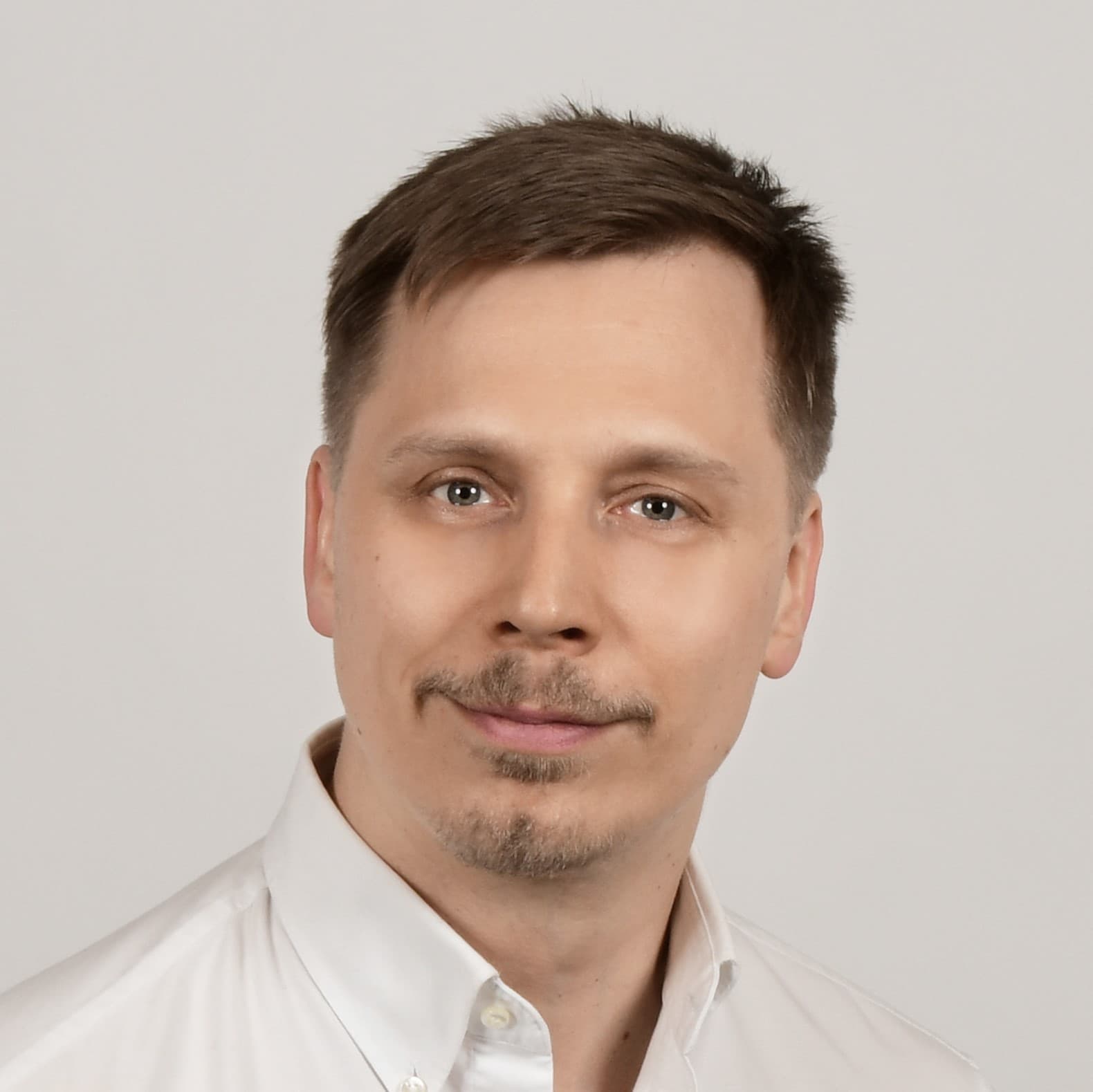 Tuomas Huhtanen, Lääketieteen lisensiaatti — Pihlajalinna