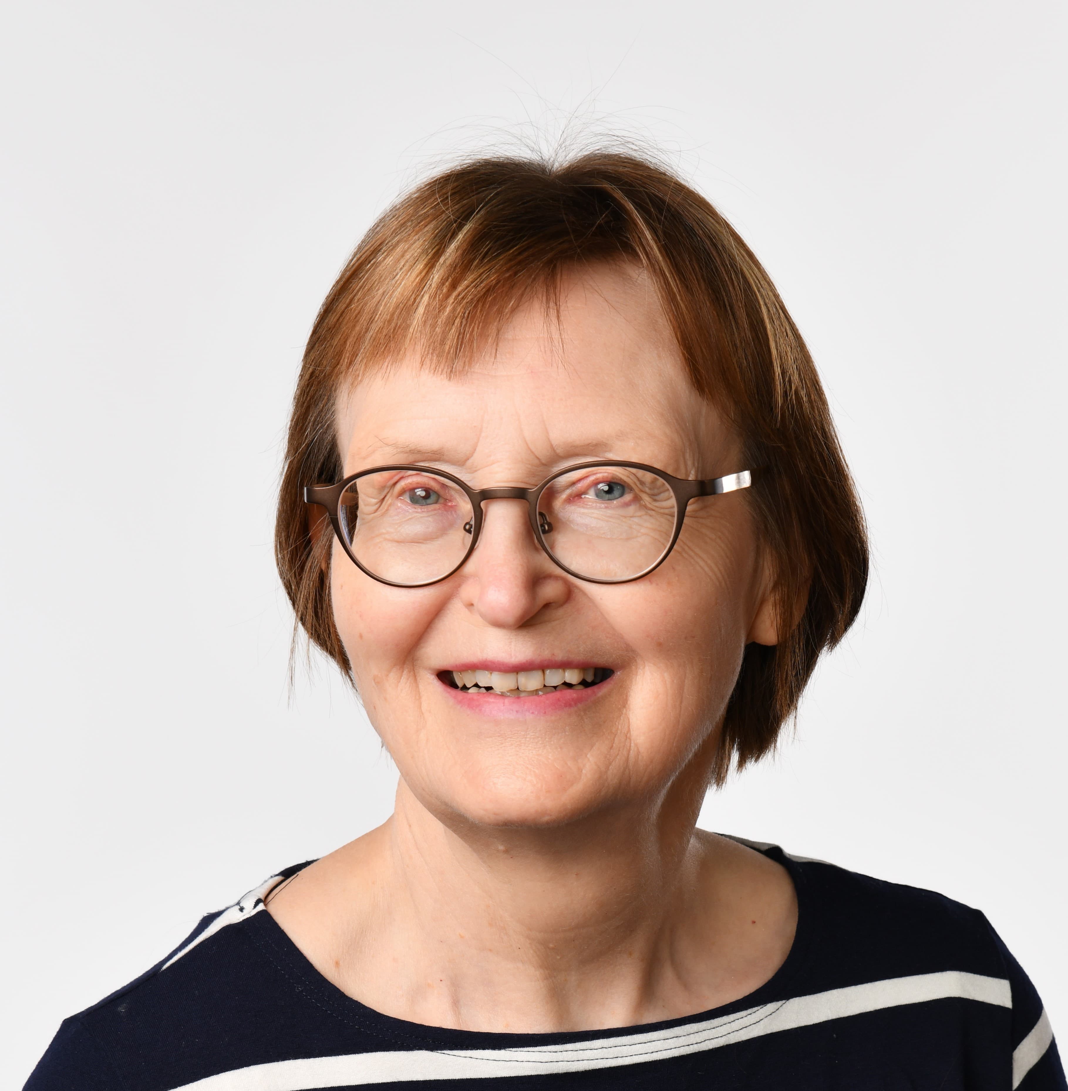 Tuula Kujanpä�� — Pihlajalinna