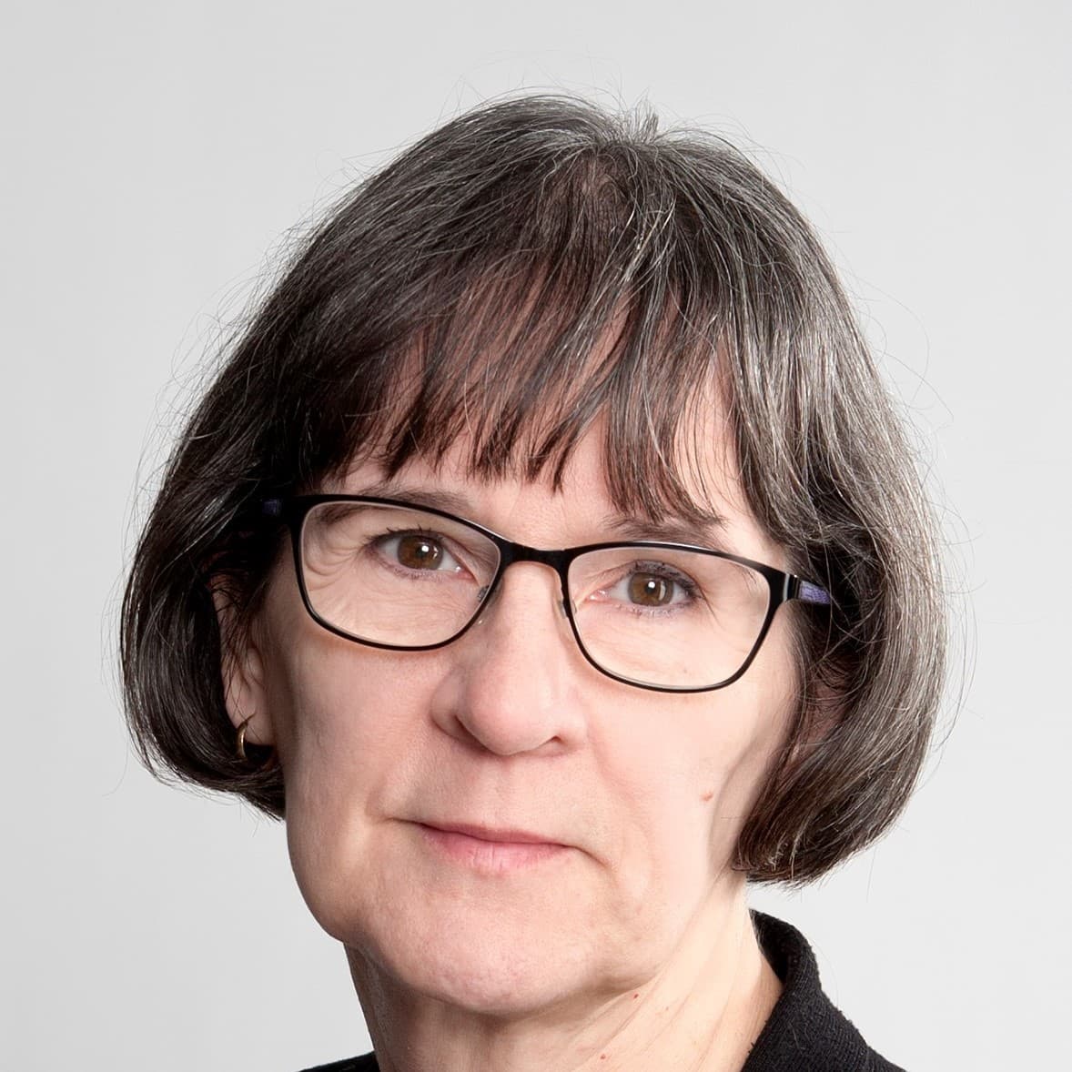 Anita Parviainen, Medicine licentiat — Pihlajalinna